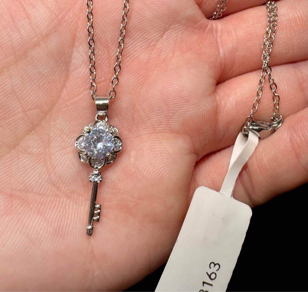 Tarnish Free Dainty Flower Key Necklace – Silver